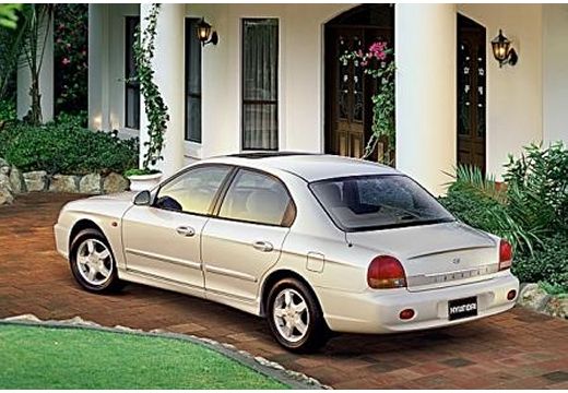 HYUNDAI Sonata 2.0 GL Sedan IV 136KM (benzyna)