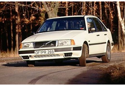 VOLVO 440 1.7 Injection Hatchback I 1.8 102KM (benzyna)