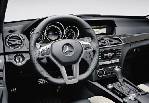 MERCEDES-BENZ C 63 AMG Kombi S 204 II 6.3 457KM (benzyna)