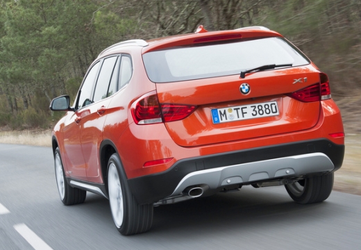 BMW X1, универсал, оранжевый задний левый