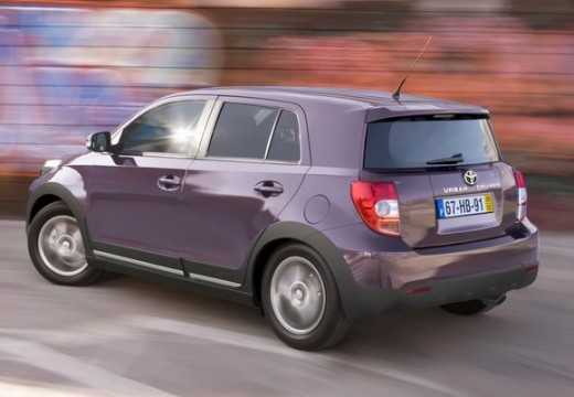 Toyota Urban Cruiser хэтчбек фиолетовый задний левый