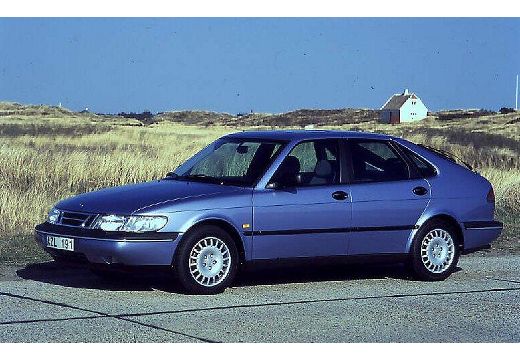 SAAB 900 2.3 S Hatchback II 150KM (benzyna)