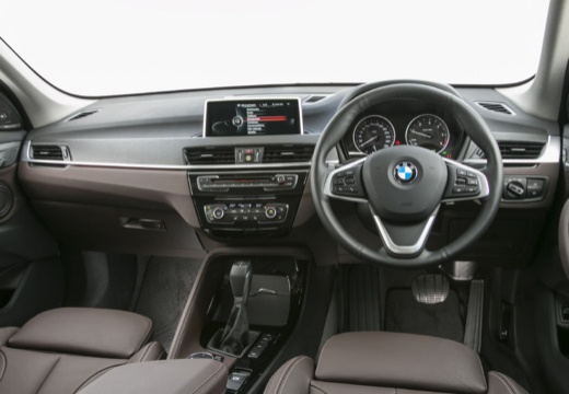 BMW X1, универсал, белый приборная панель
