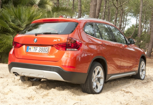 BMW X1, универсал, оранжевый задний правый