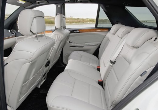 MERCEDES-BENZ ML 63 AMG 4-Matic Kombi 164 II 6.3 510KM (benzyna)