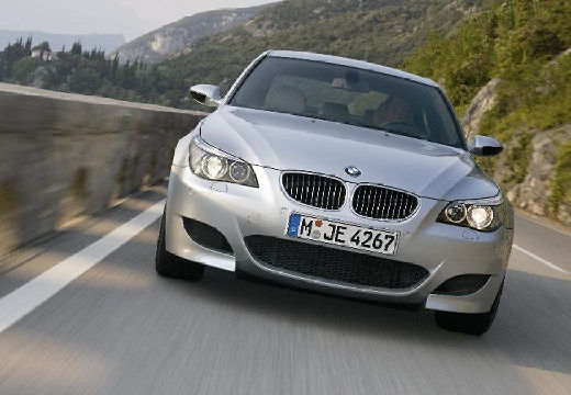 BMW M5 Sedan E60 II 5.0 507KM (benzyna)