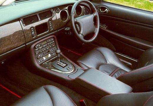 JAGUAR XKR 4.0 Coupe 363KM (benzyna)