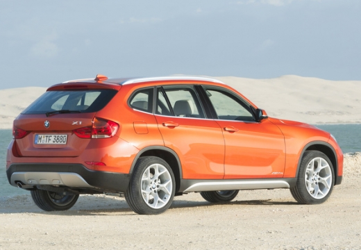 BMW X1, универсал, оранжевый задний правый