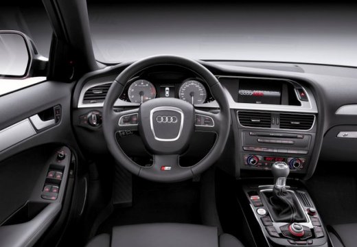 AUDI S4 3.0 TFSI Quattro Kombi Avant B8 I 333KM (benzyna)