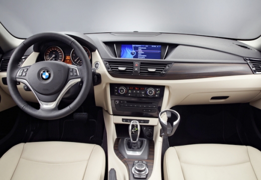 BMW X1 универсал приборная панель