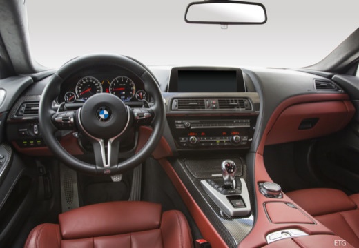 BMW 6 Серии купе приборная панель