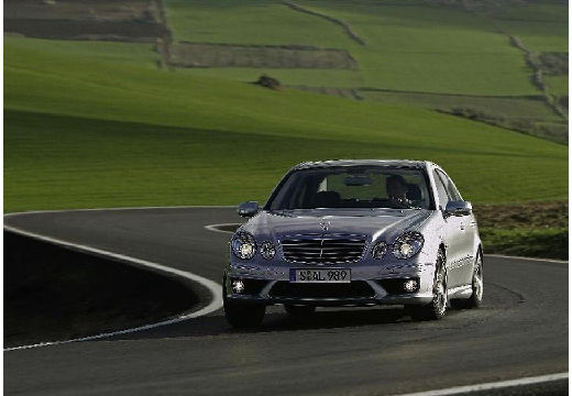 MERCEDES-BENZ E 63 AMG Sedan W 211 II 6.3 514KM (benzyna)