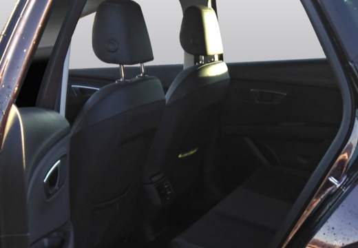 SEAT Leon hatchback wnętrze