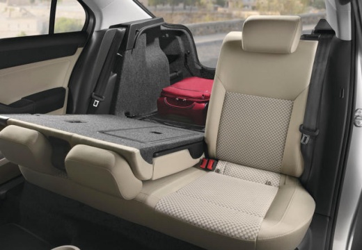 SEAT Toledo hatchback wnętrze