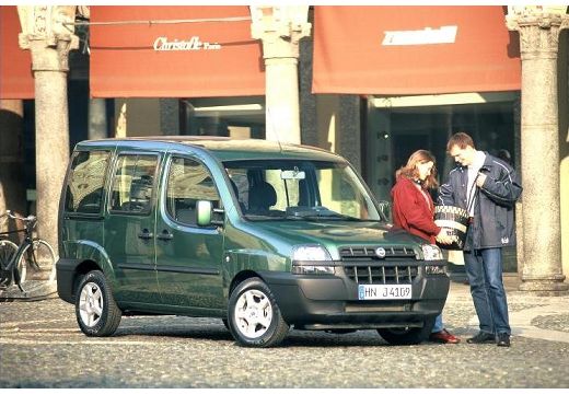 FIAT Doblo I kombi zielony przedni prawy