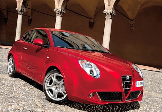 ALFA ROMEO MiTo hatchback czerwony jasny przedni prawy