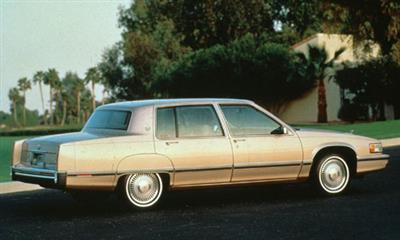 CADILLAC Fleetwood