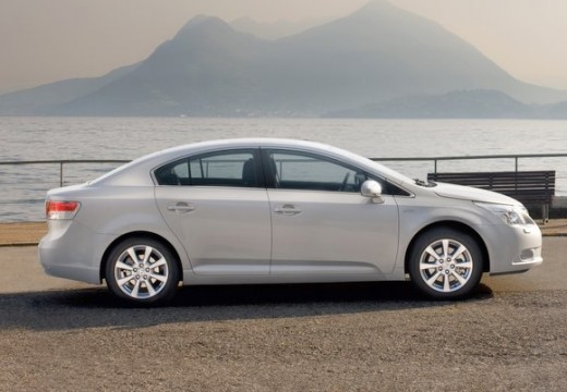 Toyota Avensis V sedan silver grey boczny prawy
