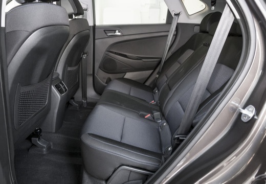 HYUNDAI Tucson II kombi szary ciemny wnętrze