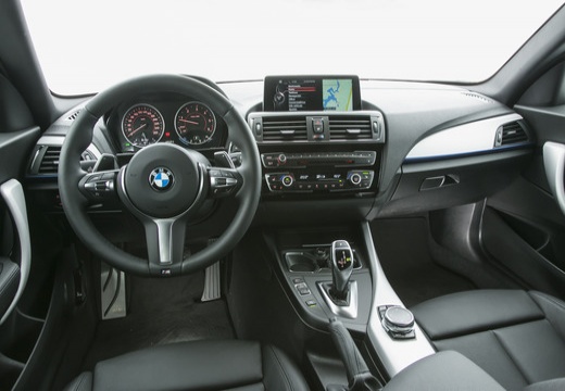 BMW Seria 1 F21 II hatchback tablica rozdzielcza