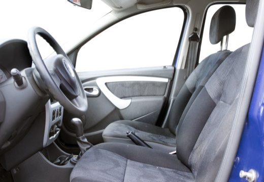 DACIA Sandero I hatchback wnętrze