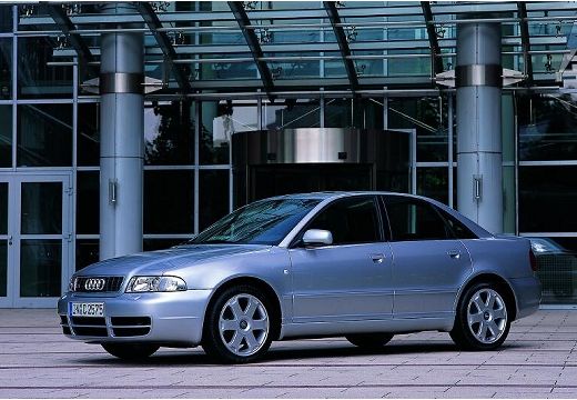 AUDI A4 - Sedan - B5