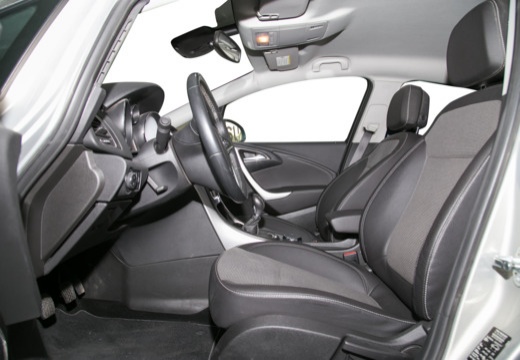 OPEL Astra hatchback silver grey wnętrze