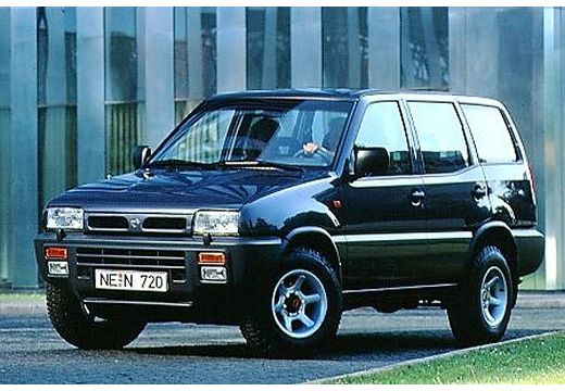 NISSAN Terrano hardtop czarny tylny lewy