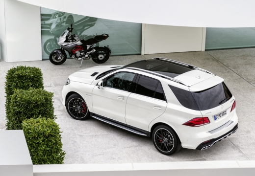 MERCEDES-BENZ Klasa GLE hatchback biały górny tylny