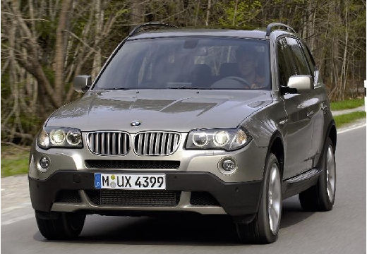 BMW X3 kombi szary ciemny przedni lewy