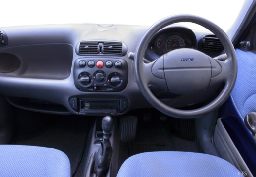 FIAT Seicento hatchback czarny tablica rozdzielcza