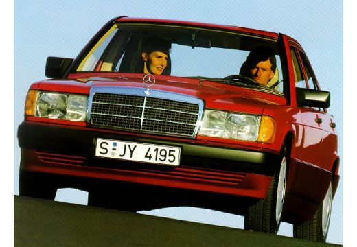 MERCEDES-BENZ 190 sedan czerwony jasny przedni lewy