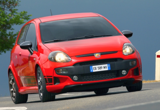 FIAT Punto Evo hatchback czerwony jasny przedni prawy