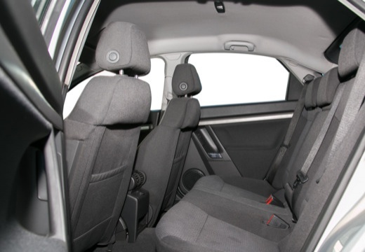 OPEL Vectra hatchback wnętrze