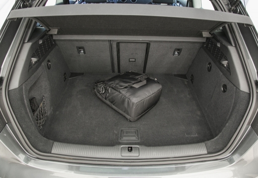 AUDI A3 8V hatchback przestrzeń załadunkowa