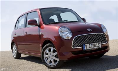 DAIHATSU Trevis