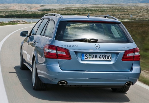 MERCEDES-BENZ Klasa E S 212 I kombi niebieski jasny tylny lewy