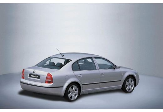 SKODA Superb II sedan silver grey tylny prawy