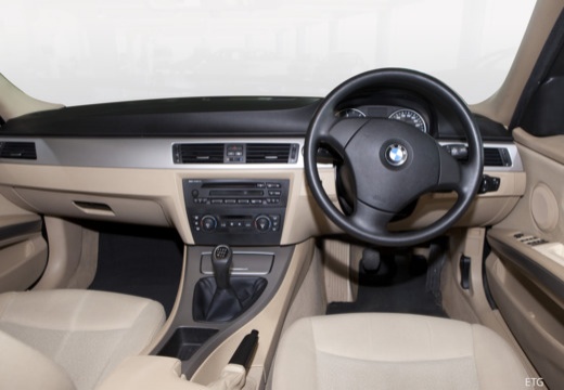 BMW Seria 3 E90 I sedan tablica rozdzielcza