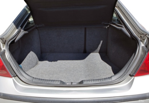 FORD Mondeo III hatchback przestrzeń załadunkowa