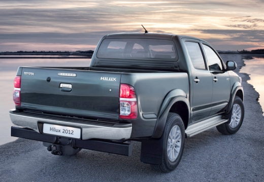 Toyota HiLux V pickup szary ciemny tylny prawy