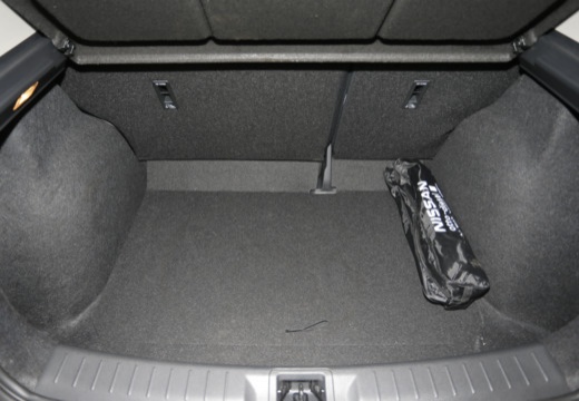 NISSAN Pulsar hatchback przestrzeń załadunkowa