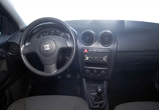 SEAT Ibiza IV hatchback tablica rozdzielcza