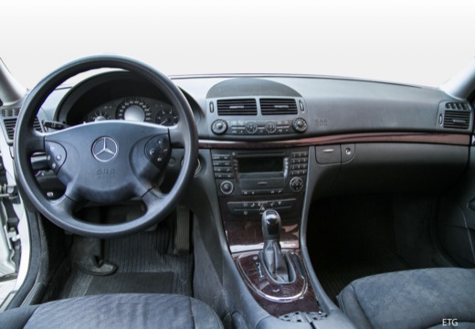 MERCEDES-BENZ Klasa E S 211 I kombi tablica rozdzielcza