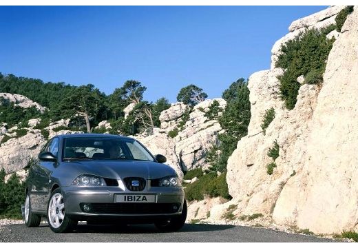 SEAT Ibiza IV hatchback szary ciemny przedni prawy