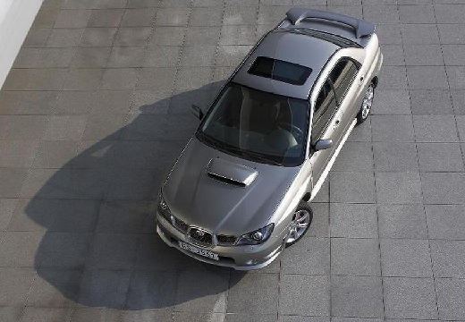 SUBARU Impreza sedan silver grey przedni lewy