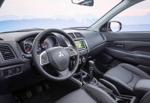 MITSUBISHI ASX II hatchback wnętrze