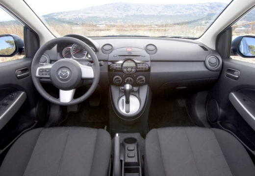 MAZDA 2 hatchback tablica rozdzielcza