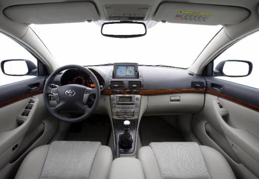 Toyota Avensis IV sedan tablica rozdzielcza