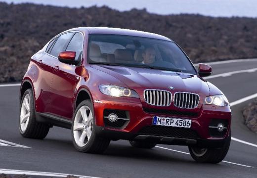 BMW X6 hatchback czerwony jasny przedni prawy